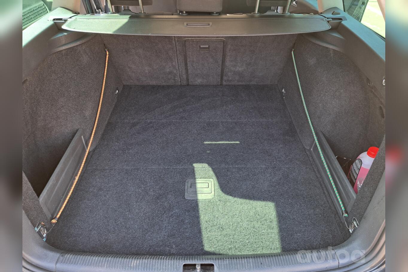 Volkswagen Passat B6 wagon 5-doors