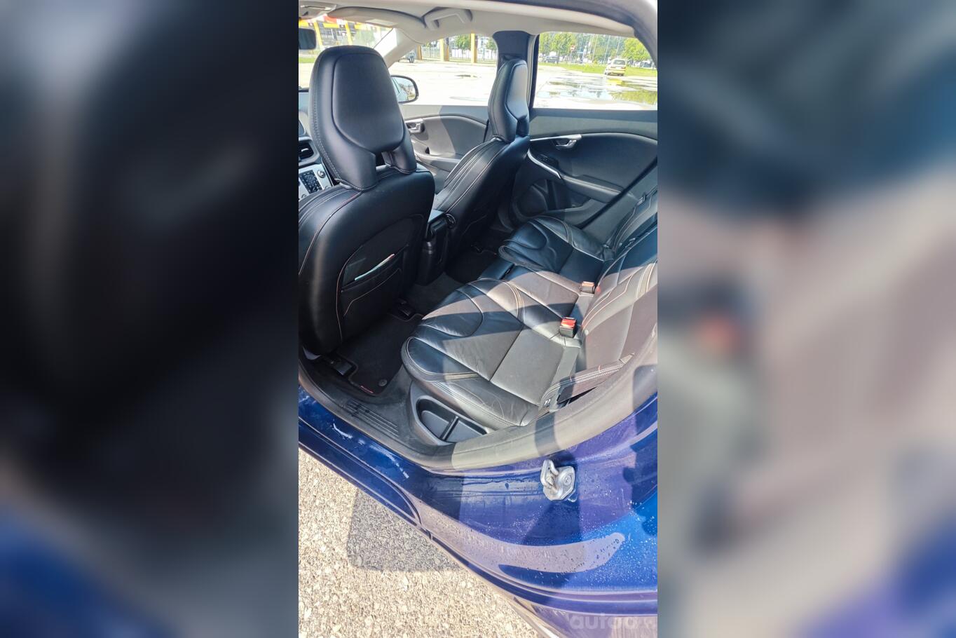 Volvo V40 2 generation Hatchback 5-doors