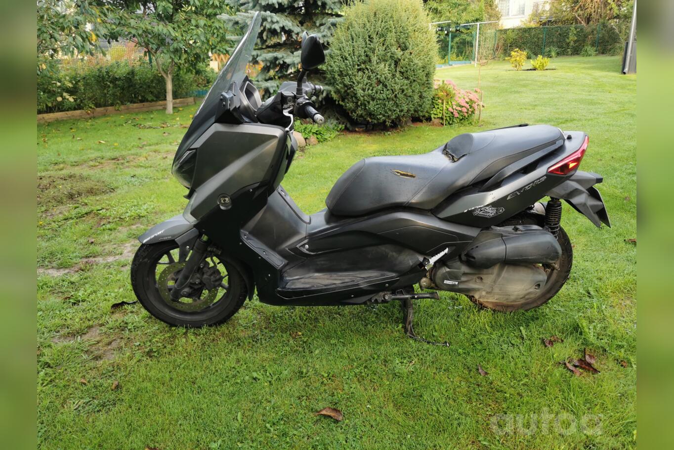 Yamaha X-MAX