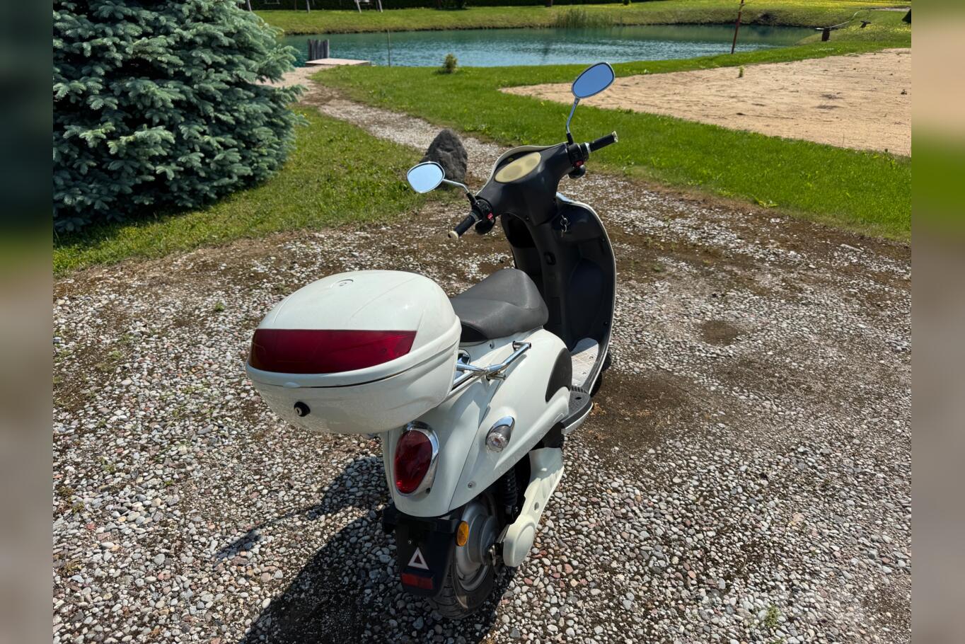 Vespa LX