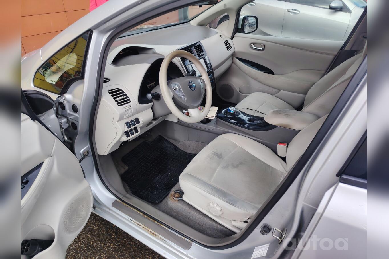 Nissan Leaf 1 generation Hatchback