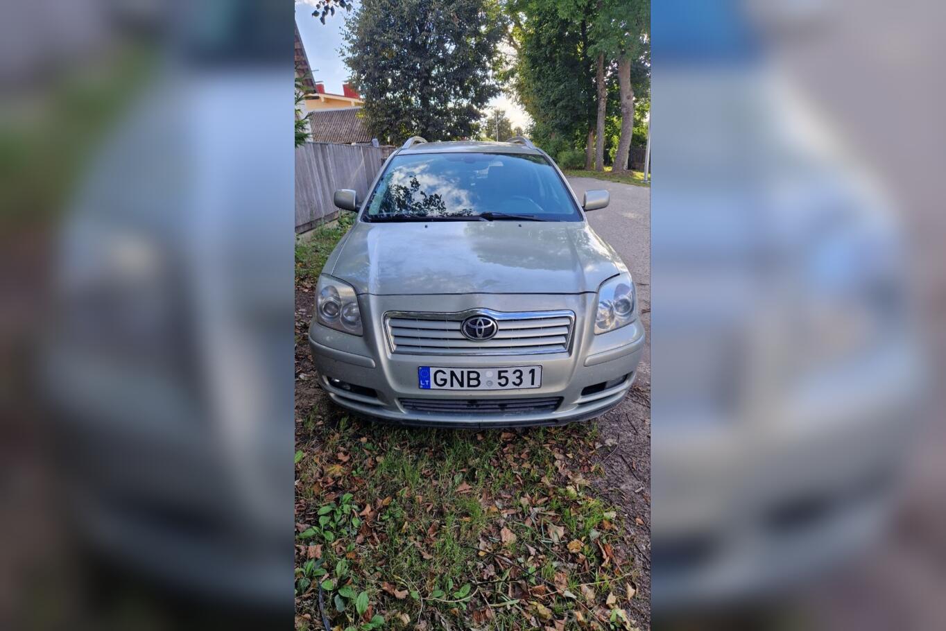 Toyota Avensis 2 generation wagon