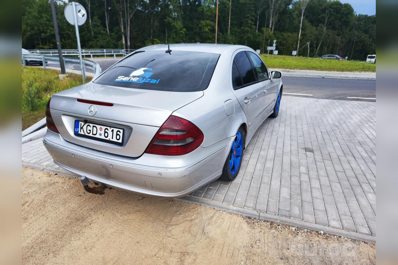 Mercedes-Benz E-Class W211 Sedan