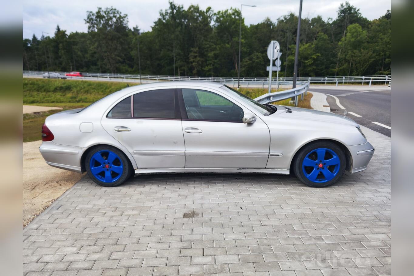 Mercedes-Benz E-Class W211 Sedan