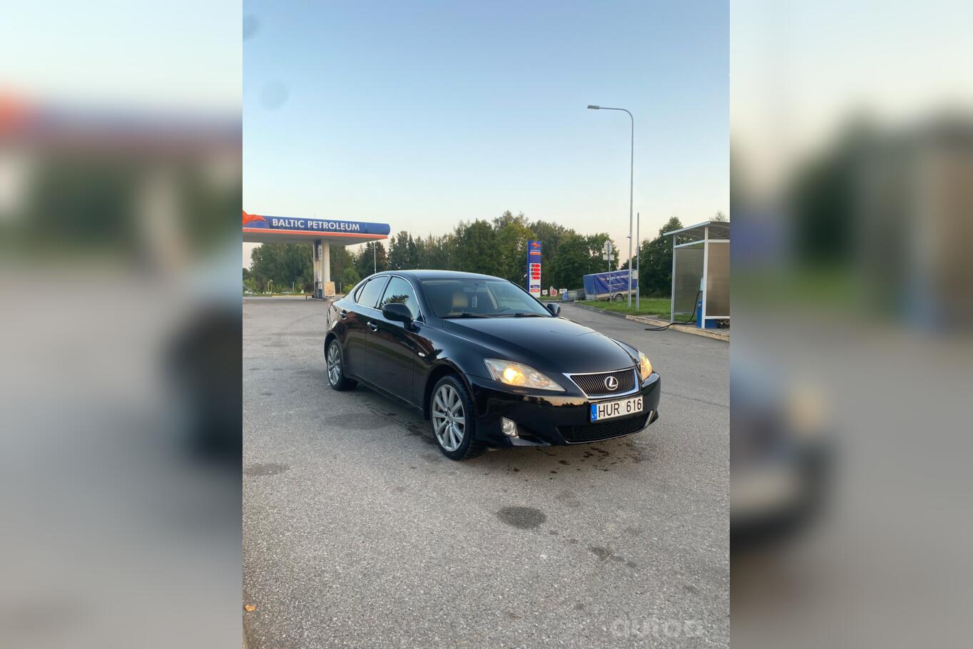 Lexus IS XE10 Sedan