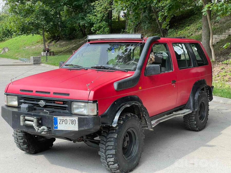 Nissan Terrano WD21 SUV 5-doors