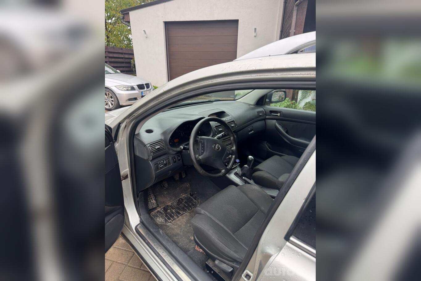 Toyota Avensis 2 generation wagon