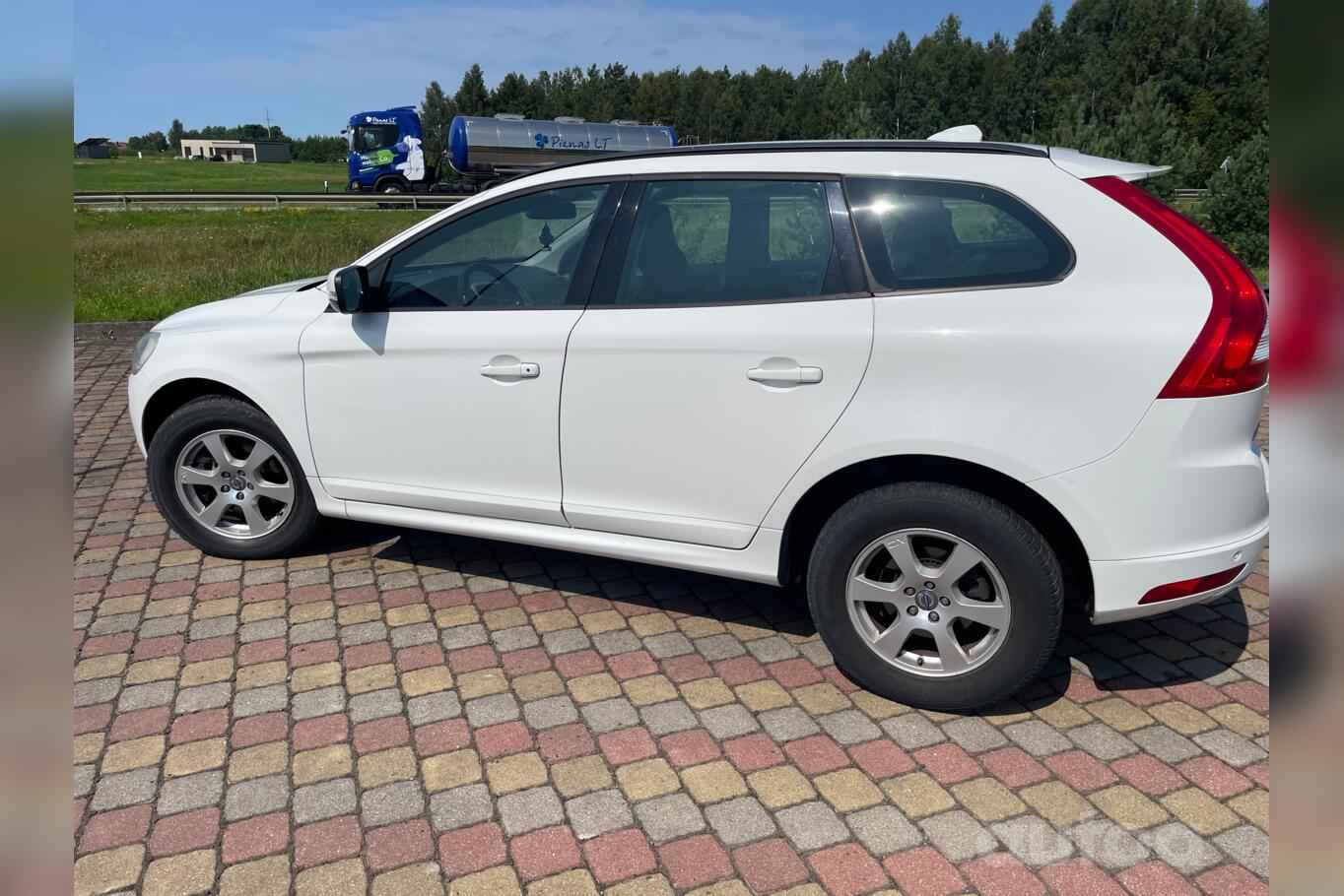 Volvo XC60 1 generation [restyling] Crossover