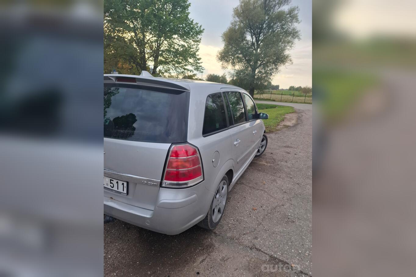 Opel Zafira B OPC minivan 5-doors
