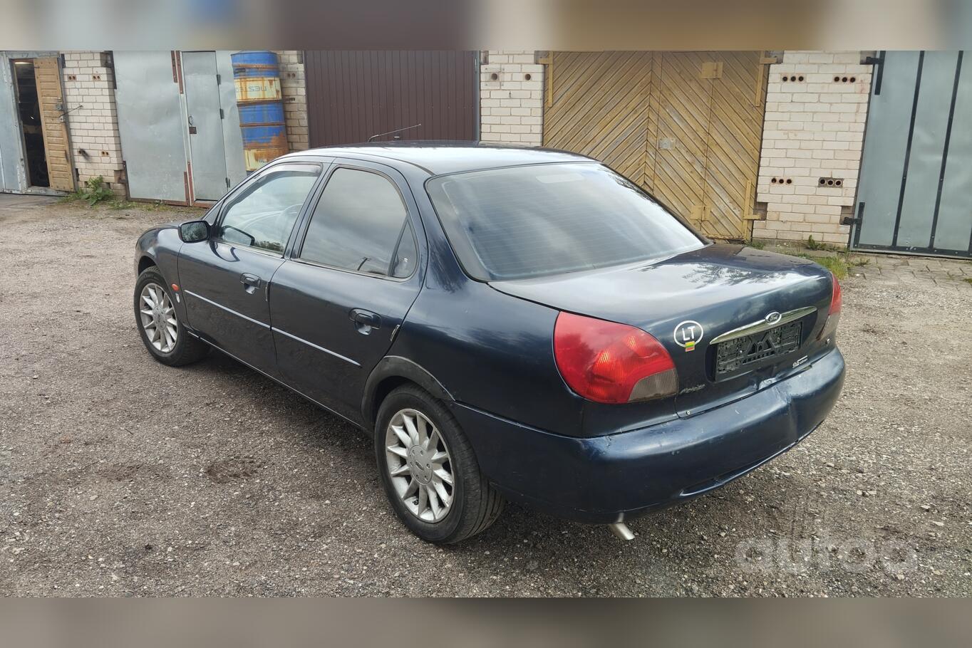 Ford Mondeo 2 generation Sedan