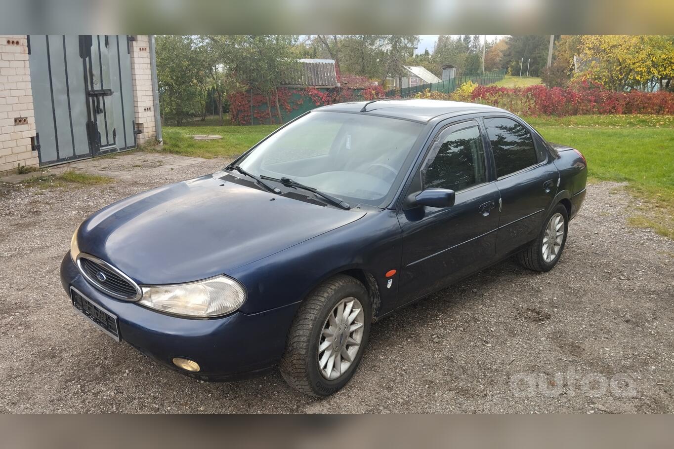 Ford Mondeo 2 generation Sedan
