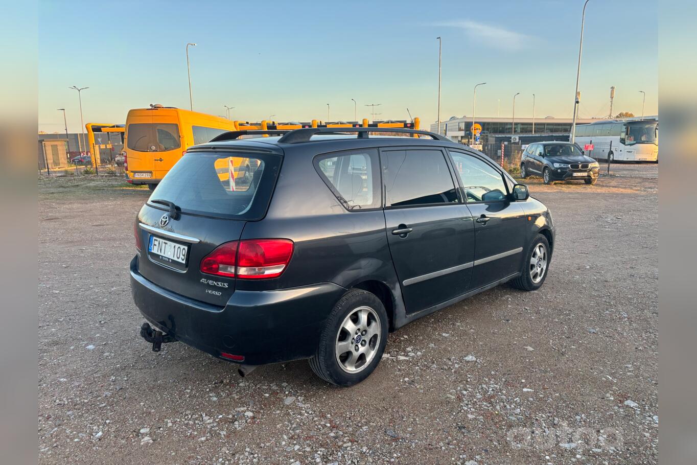 Toyota Avensis Verso 1 generation [restyling] Minivan