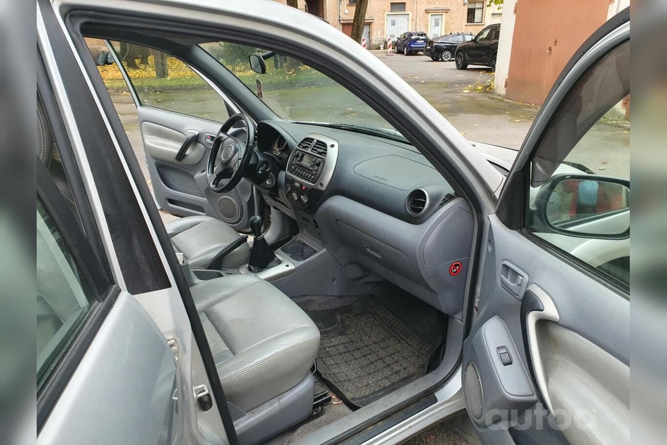 Toyota RAV4 2 generation Crossover 5-doors