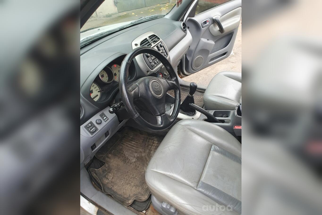 Toyota RAV4 2 generation Crossover 5-doors