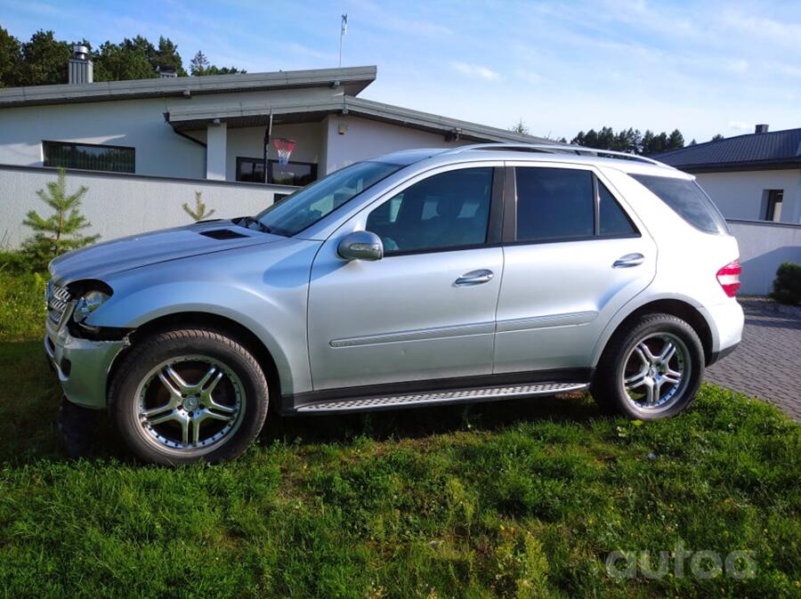 Mercedes-Benz M-Class W164 Crossover 5-doors