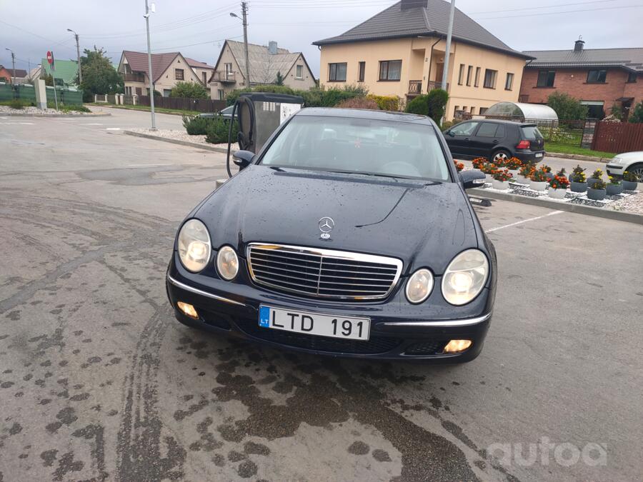 Mercedes-Benz E-Class W211 Sedan