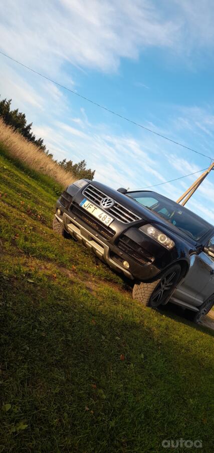 Volkswagen Touareg 1 generation Crossover