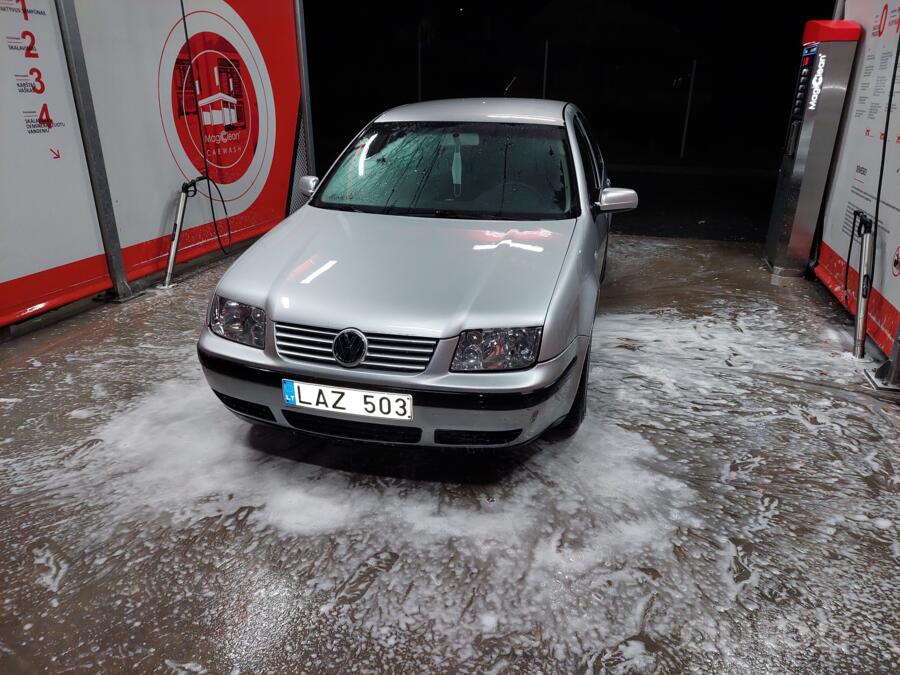 Volkswagen Jetta 4 generation Sedan