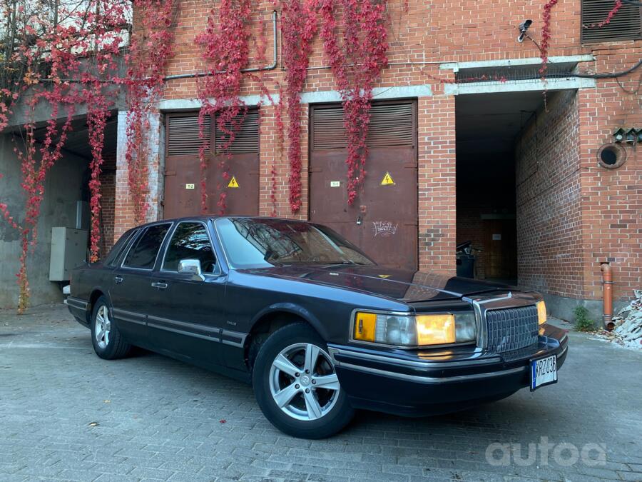 Lincoln Town Car 2 generation