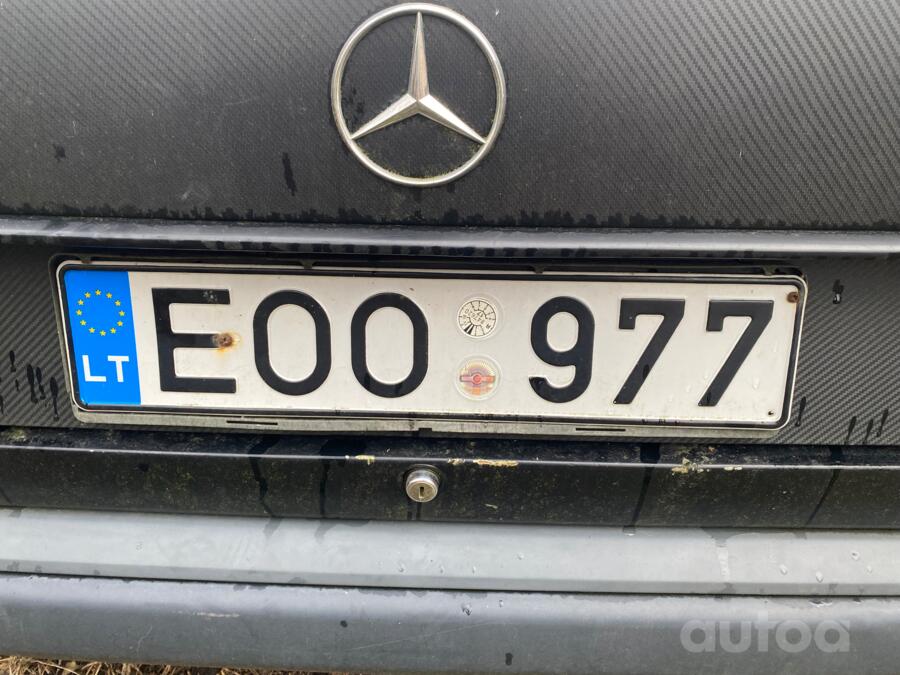 E00977