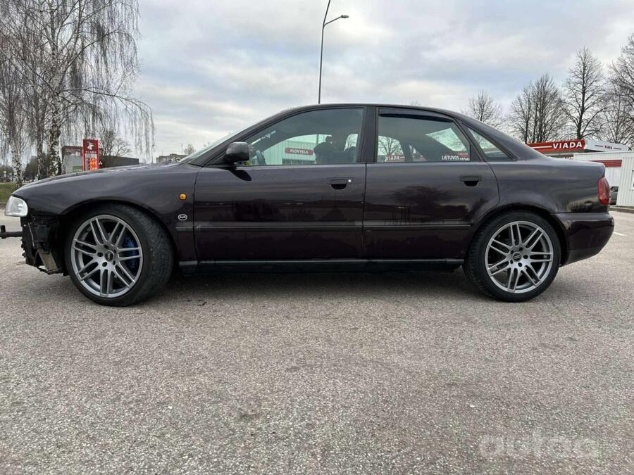 AUDI, stop lekki