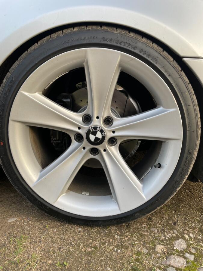 BMW, stop lekki