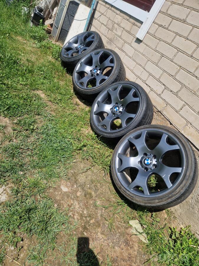 BMW, stop lekki