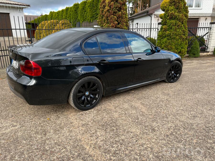 BMW, stop lekki