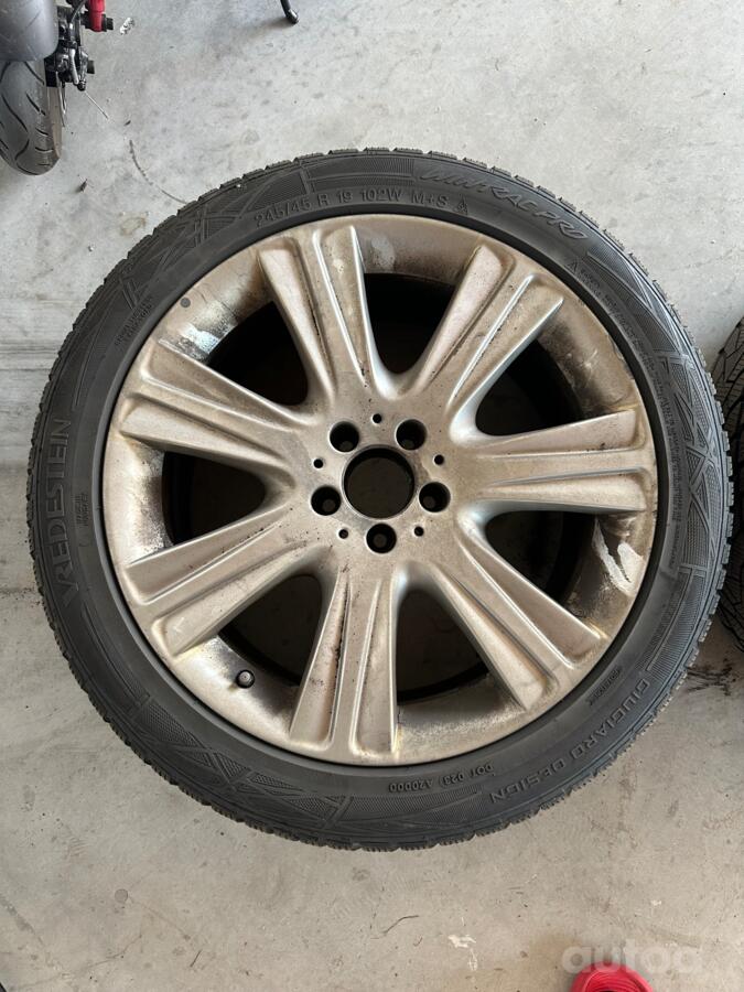 Mercedes-Benz, stop lekki
