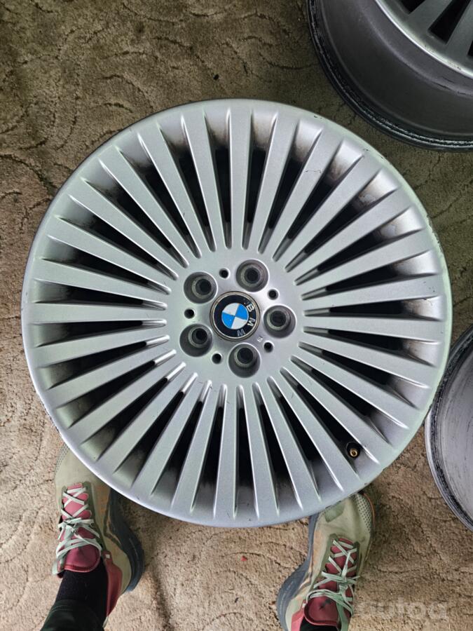BMW, stop lekki
