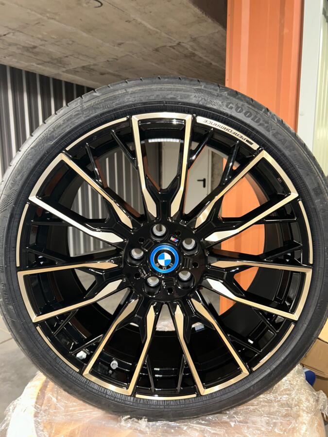 BMW, stop lekki