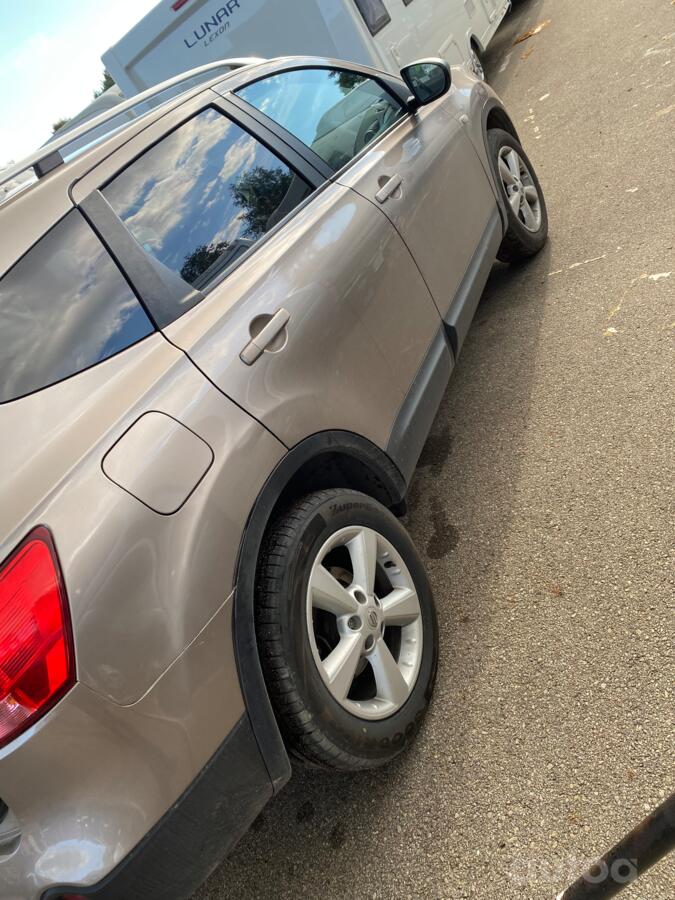 Nissan, stop lekki