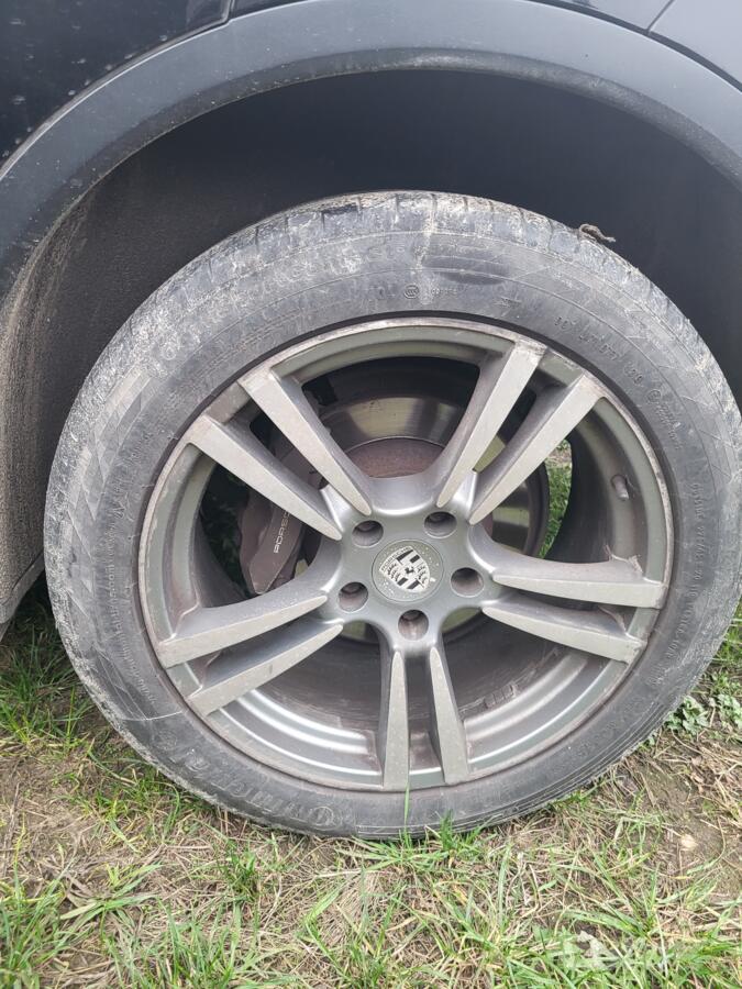 Porsche, stop lekki