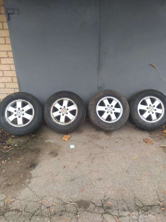 Mercedes benz, stop lekki