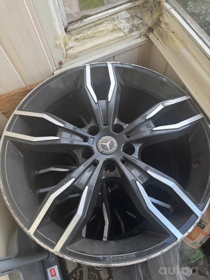 Mercedes, stop lekki