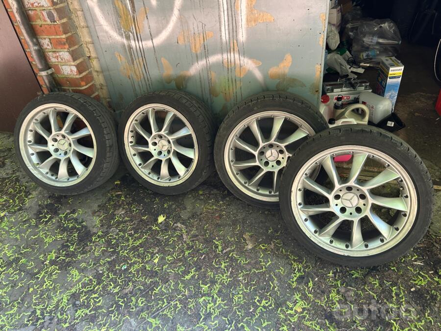 Mercedes-Benz, stop lekki
