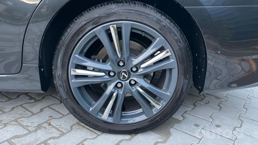 Lexus, stop lekki