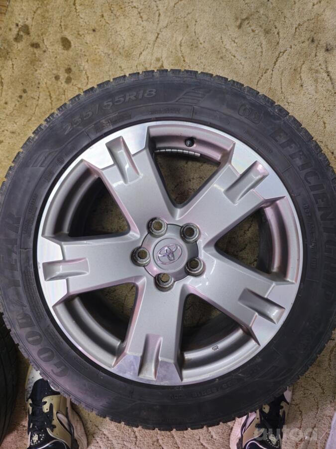 Toyota rav4, stop lekki