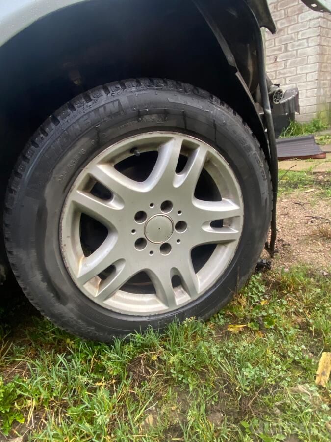 Mercedes, stop lekki