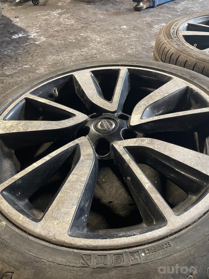 Nissan, stop lekki