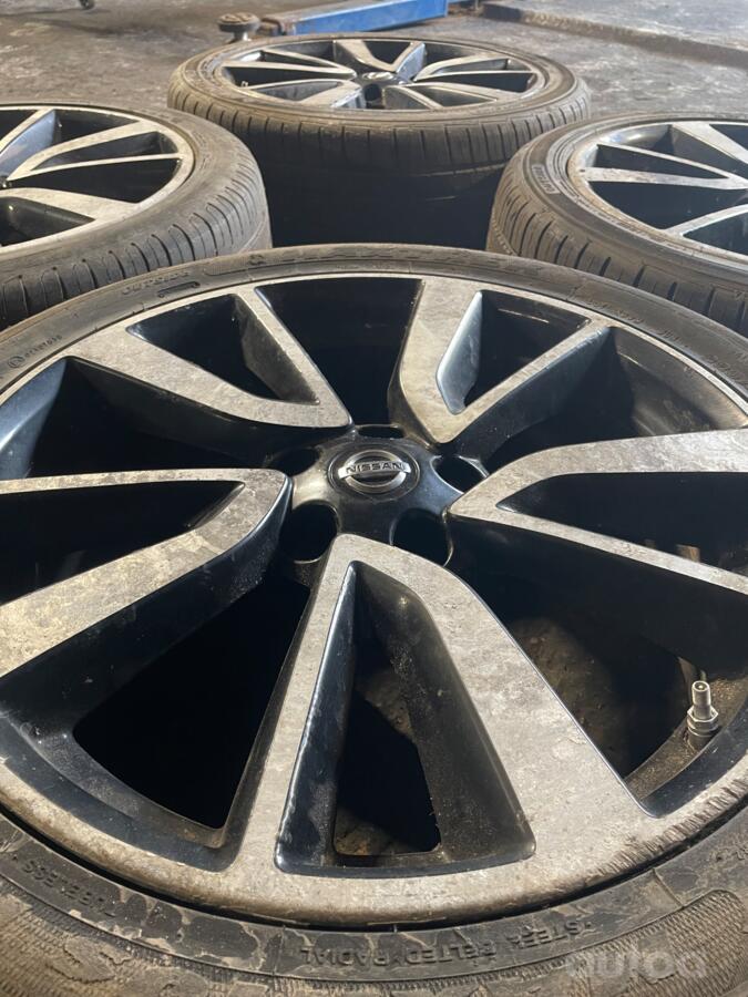 Nissan, stop lekki