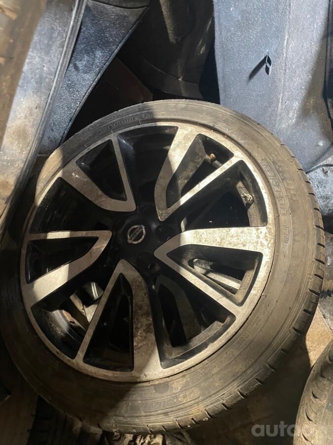 Nissan, stop lekki