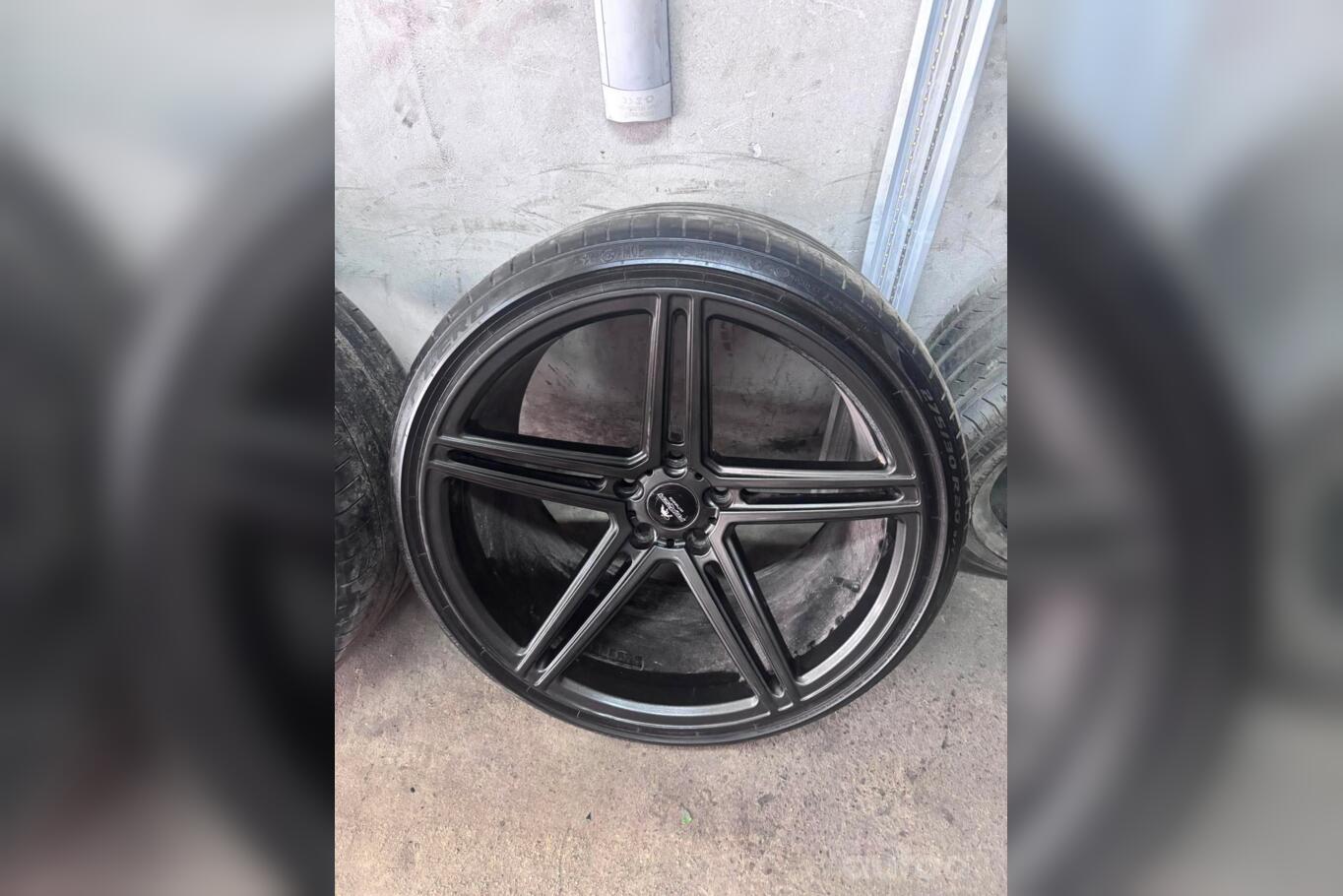 BMW, stop lekki