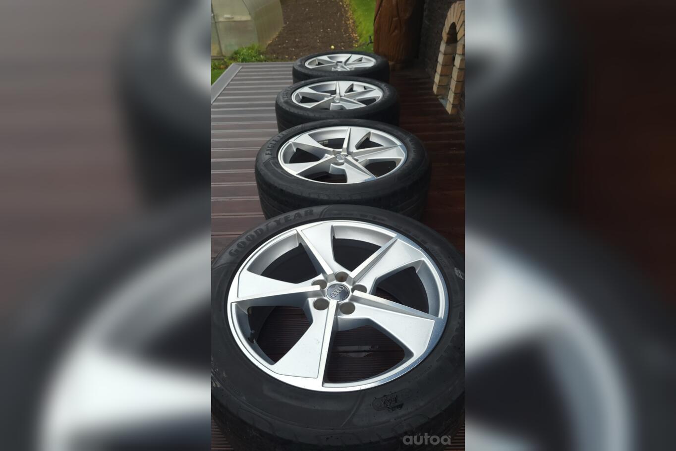 AUDI, stop lekki