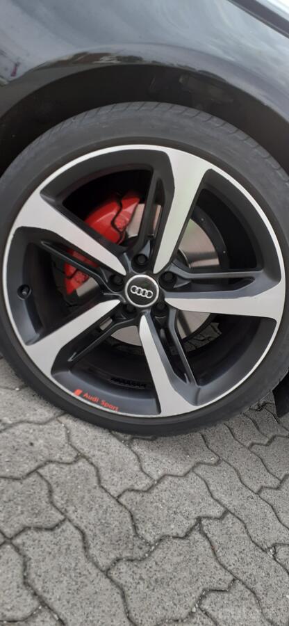 Audi RS 7, stop lekki