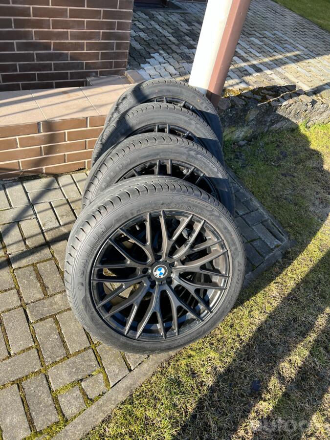 BMW, stop lekki