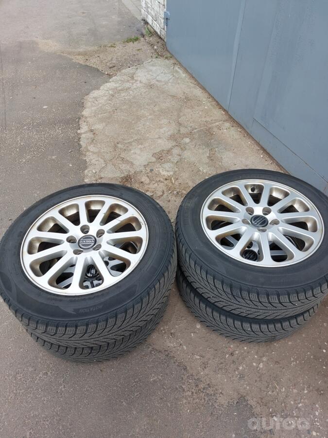Volvo, stop lekki