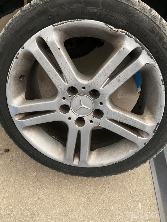 Mercedes, stop lekki