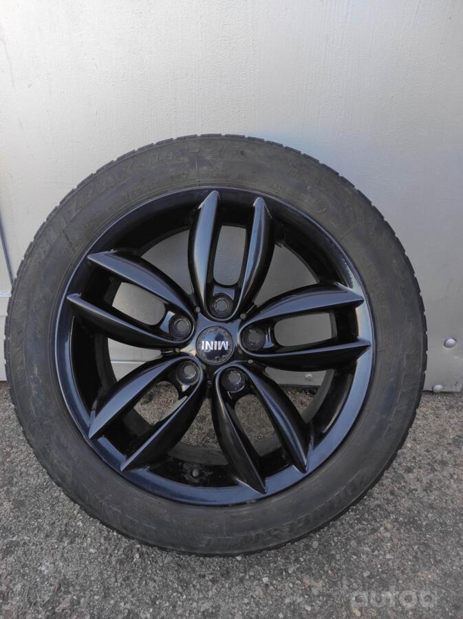 MINI / BMW, stop lekki