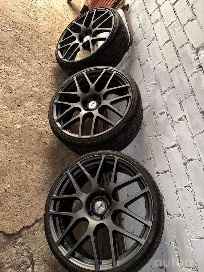 Tesla, stop lekki